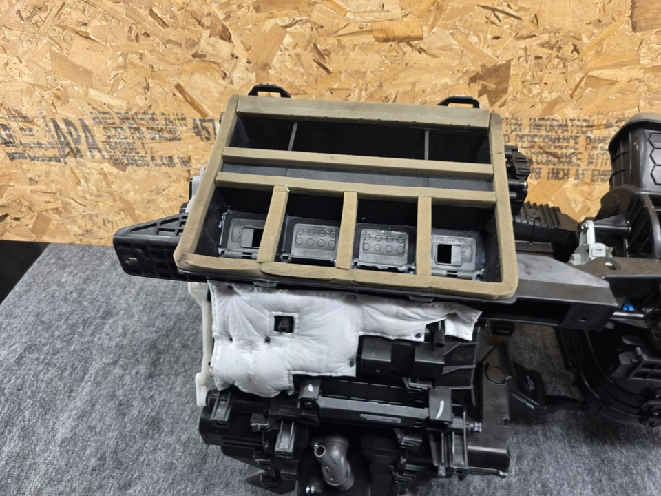 HYUNDAI TUCSON 22-25 HVAC AC CLIMATIZADOR VENTILADOR MOTOR CARCASA CAJA 2.5L OEM Foto 3 de 4