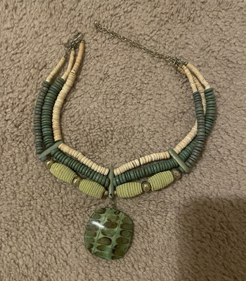 Green & Beige Beaded Chain Necklace, Bohemian Oval Charm Pendant, No Stone