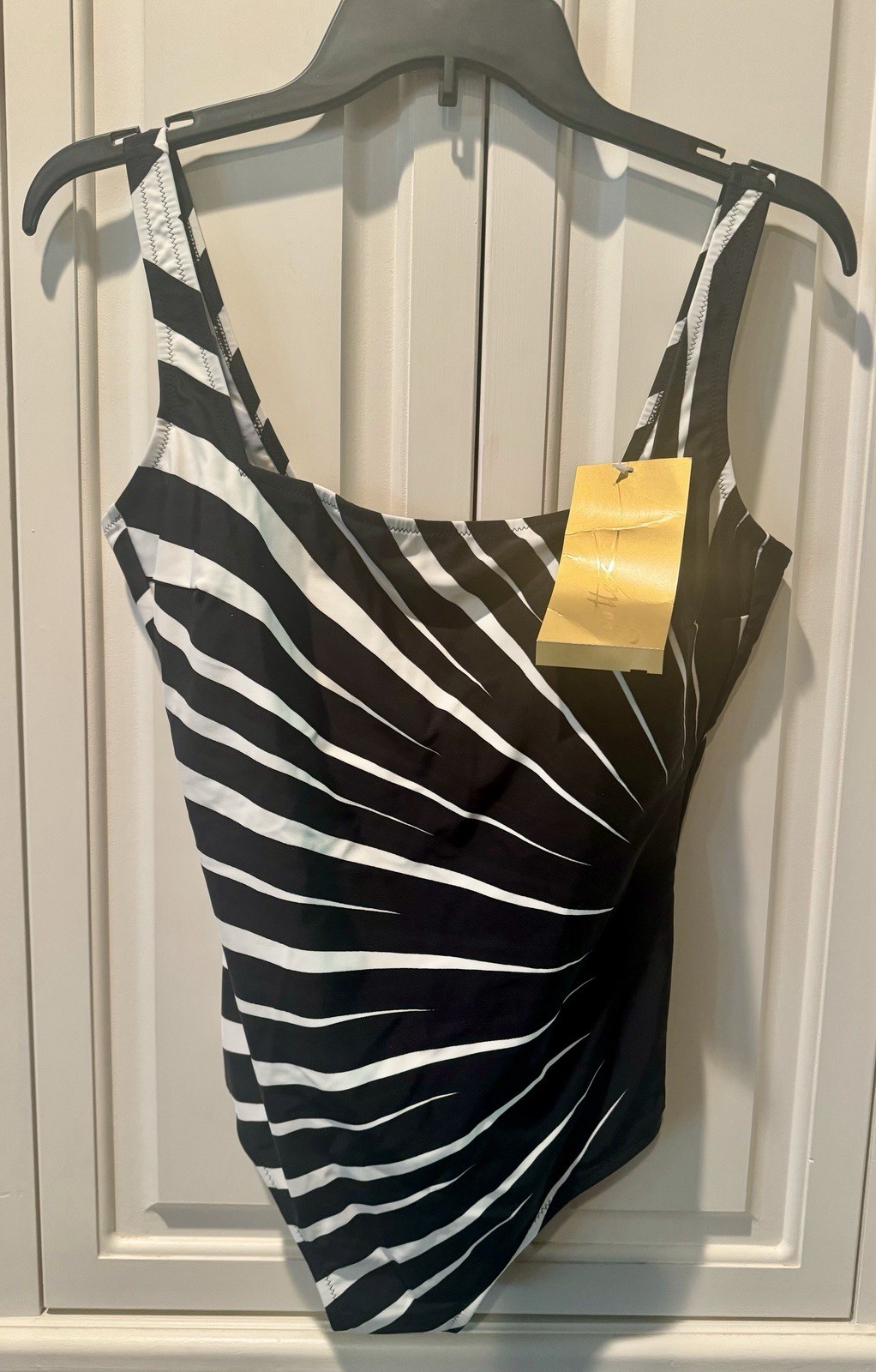 Women’s Gottex Black / White One Piece Swimsuit- Size 12 - New with Tags 