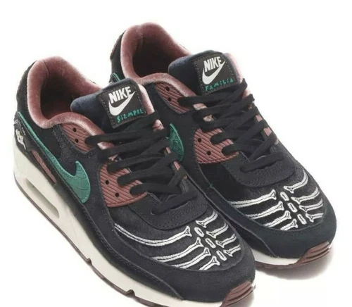 Nike Air Max 90 SE Siempre Familia Size 7.5 US WOMEN'S