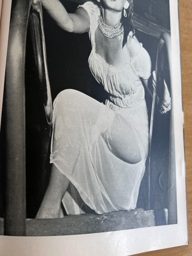 2 Magazines NUGGET THE MAN'S WORLD August 1959 & 1960 PINUP cheesecake - Picture 8 of 22
