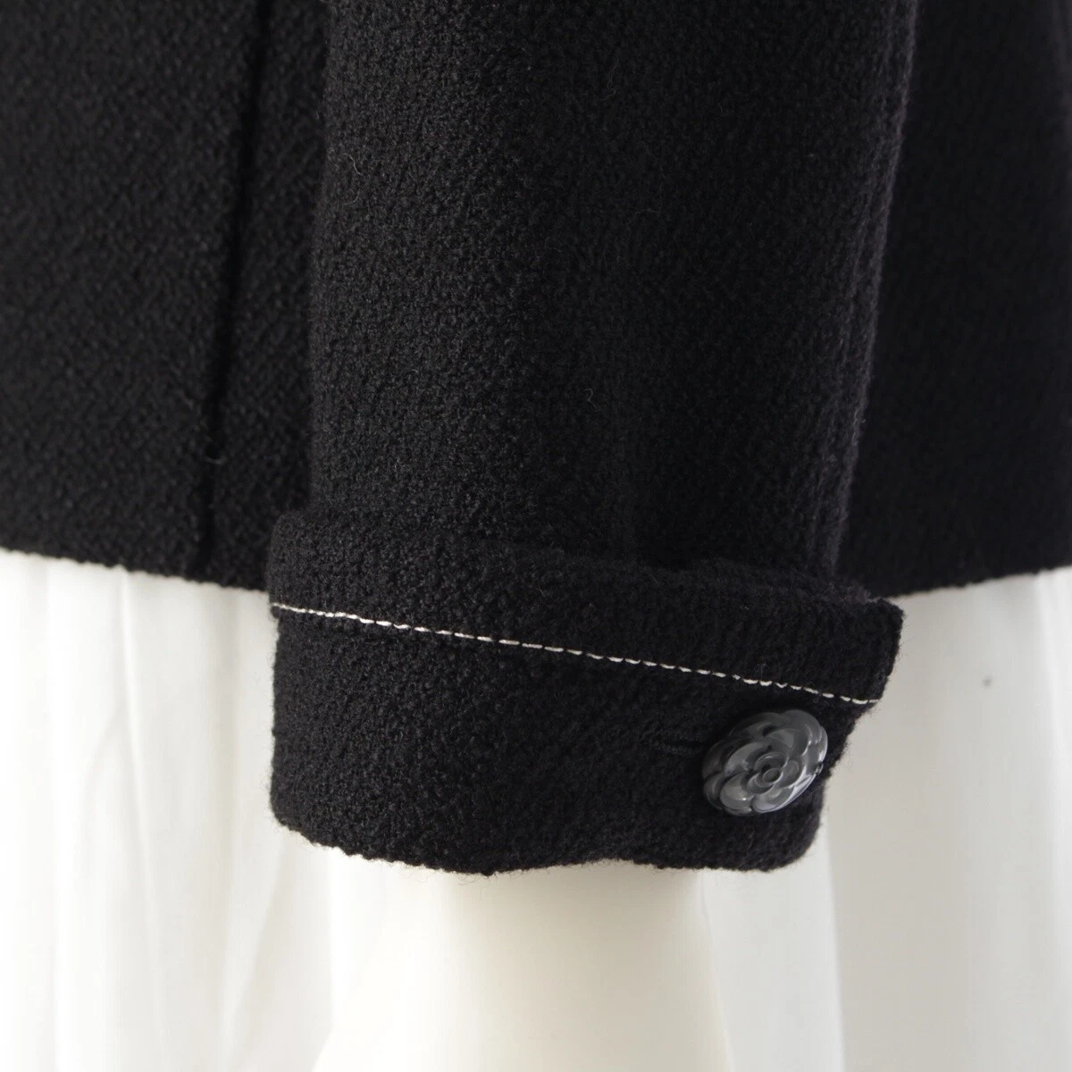Giacca top CHANEL tweed camelia bottoni linea senza colletto P52637 nero 42