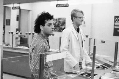 Howie Mandel as Dr Wayne Fiscus Ed Begley Jr on St Elsewhere 1985 Old Tv Photo 5