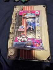 World's Smallest MY LITTLE PONY Micro Figure - IZZY MOONBOW w/Leg Motion