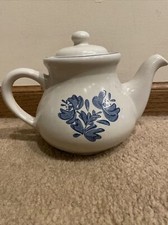 Pfaltzgraff Yorktowne Blue Stoneware 6 Cup Teapot Coffee Pot 7-550 w/ Lid UNUSED
