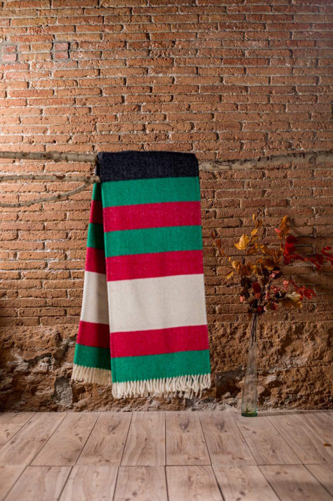Manta Zamorana 100 % lana oveja merina. Fabricación artesanal en España.