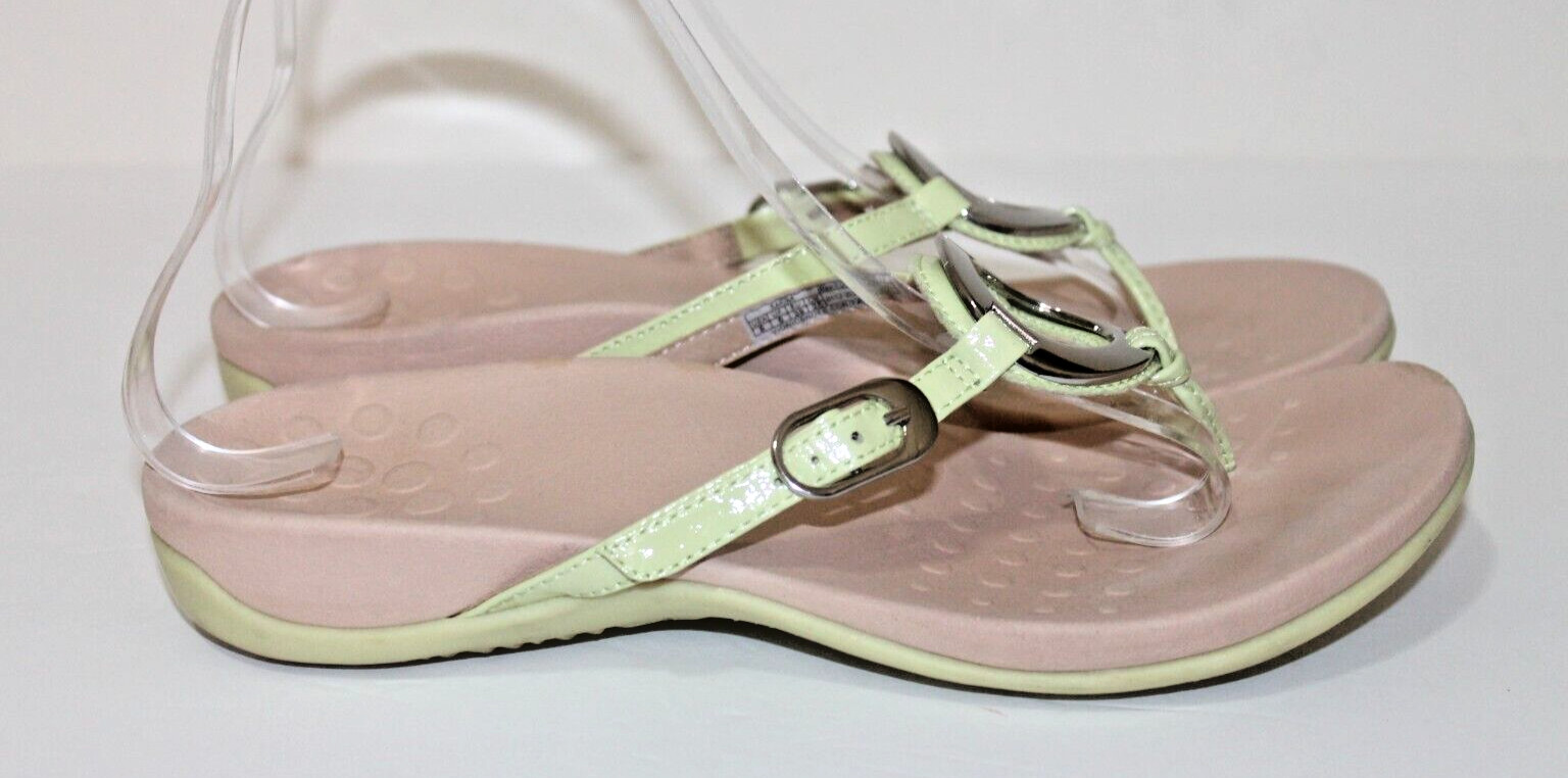 Vionic Karina Green Leather Size 8 EU 39 Thong Flip Flops Sandals Women’s