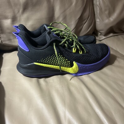 Size 9 - Nike Mamba Fury