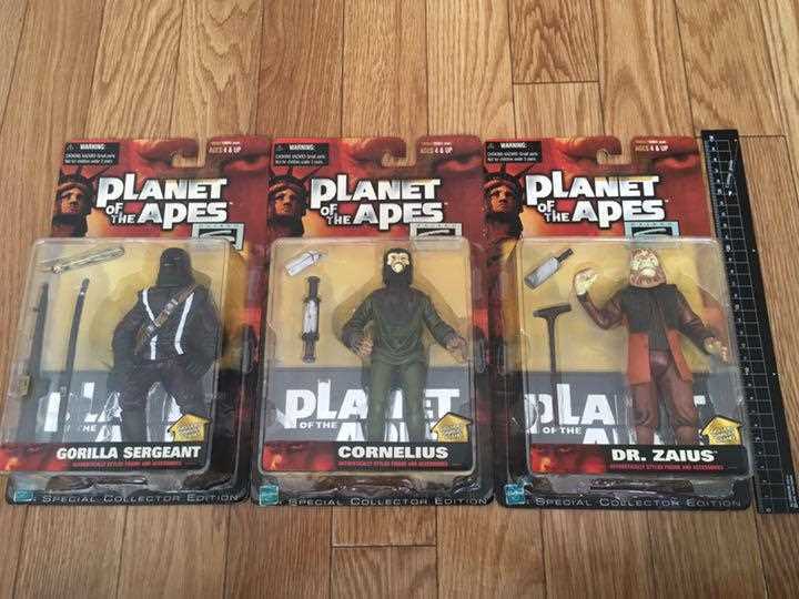 PLANET OF THE APES フィギュア3体セット。 PLANET OF THE APES フィギュア3体セット。