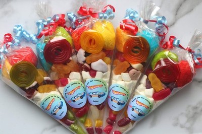Personalisierte vorgefüllte Auto Hot Wheels THEMEN süße Kegel Partytüten Gastgeschenke