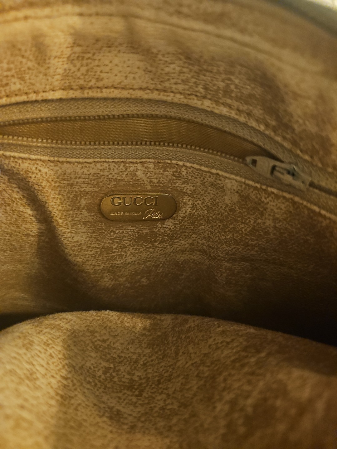 Authentic GUCCI Plus GG Pattern Shoulder/Crossbod… - image 10