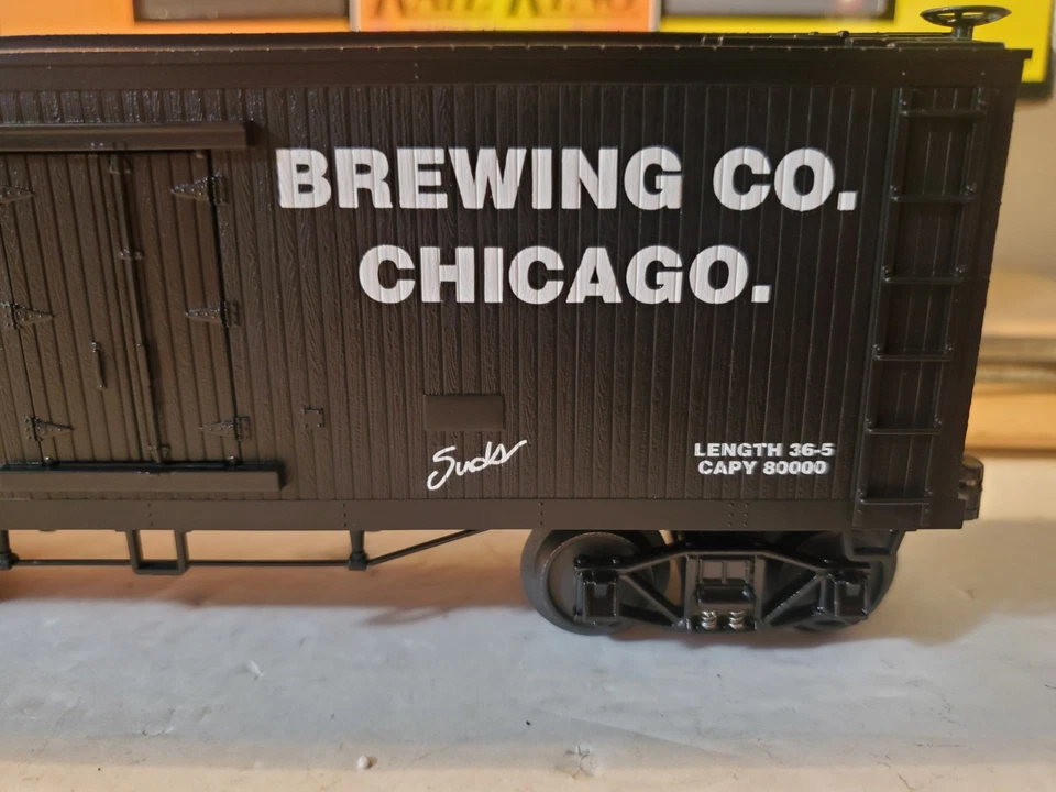 MTH Rail King 30-78045 Manhattan Brewing Co 19th Century Reefer 2007 New OB READ - Image 3 of 4