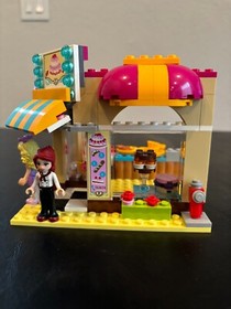 LEGO FRIENDS: Downtown Bakery (41006) - Pieces, all minifigures, retired
