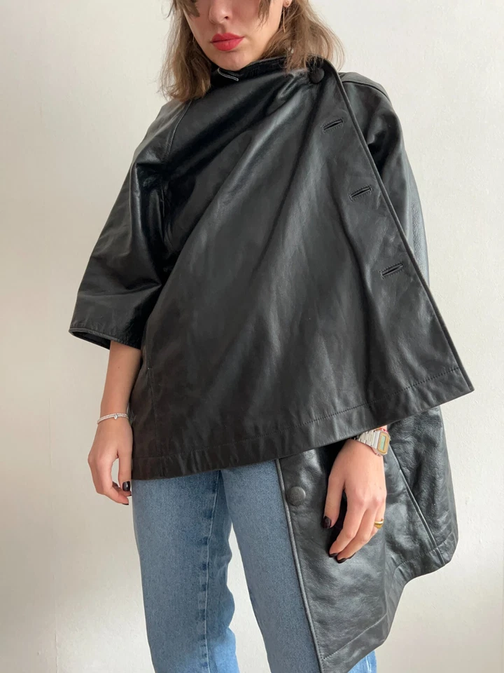 Chaqueta asimétrica de cuero negra para mujer Balenciaga pintada a mano abrigo con logotipo grande Foto 3 de 4