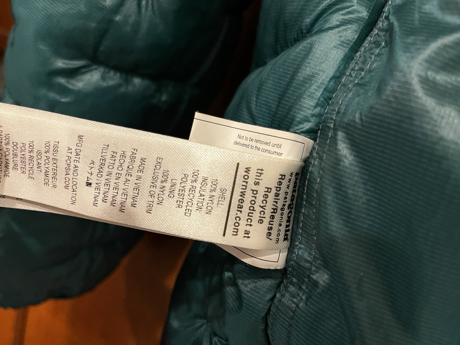 NEW Patagonia DAS Light Hoody Men&rsquo;s Jacket Small Green Hike Camp Outdoors Ski