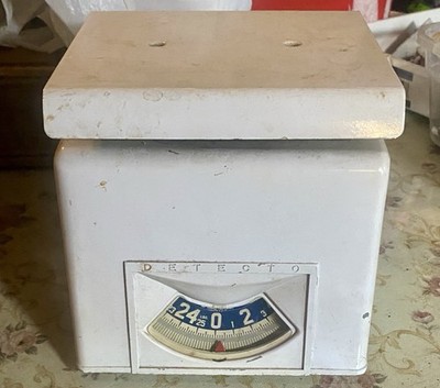 Vintage DETECTO SCALE 25 LBS WHITE