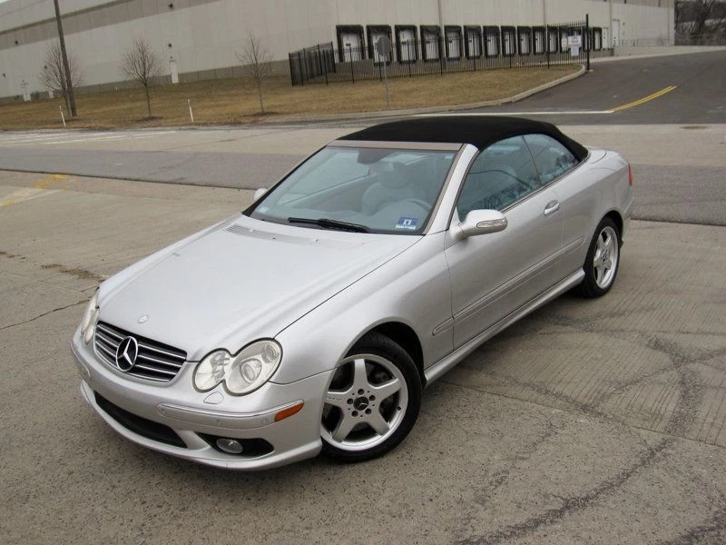 Mercedes-Benz CLK CLK500 2004 2 puertas descapotable 5,0 L Foto 4 de 4