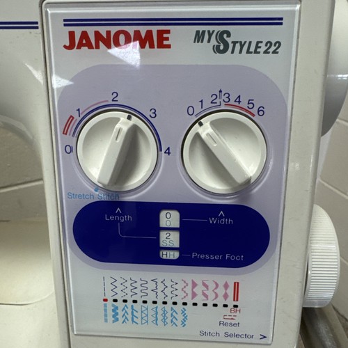 Janome ms2522 Limited Edition Sewing Machine + Pedal + Carry Case - Picture 7 of 9