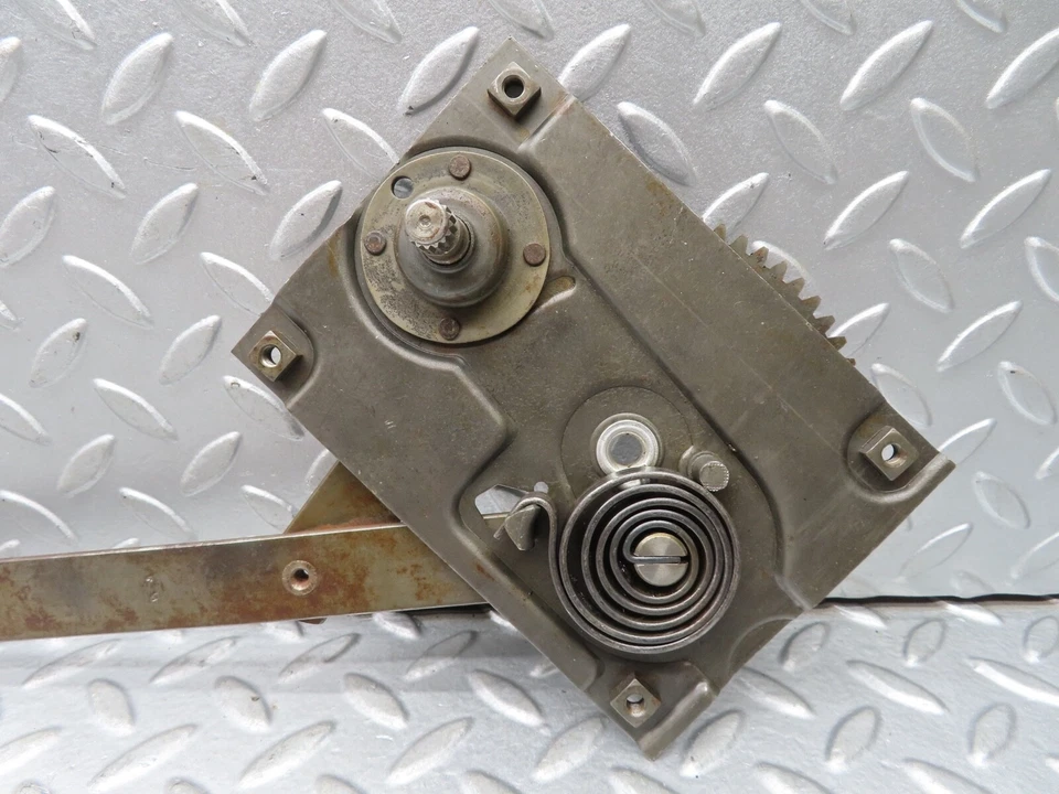 ⚙19005⚙ Mercedes-Benz W121 190b Ponton Front Left Manual Window Regulator - Image 3 of 4