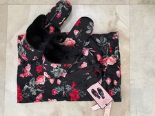 NEW VICTORIA SECRET SATIN WARM COZY LOGO SLIPPERS GIFT BAG BLACK/RED SMALL S