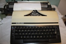 Adler Satellite 2001 electric typewriter mostly functional AS-IS/for repair thumbnail