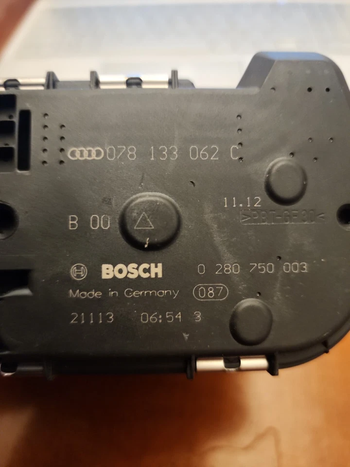 Acelerador Audi A6 A4 Allroad Quattro y S4 S6 R8 S8 nuevo de fábrica Audi 078133062C  Foto 2 de 4