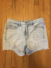 Women's Light Wash Blue Distressed Denim Cut Off Shorts Size M 5-Pocket