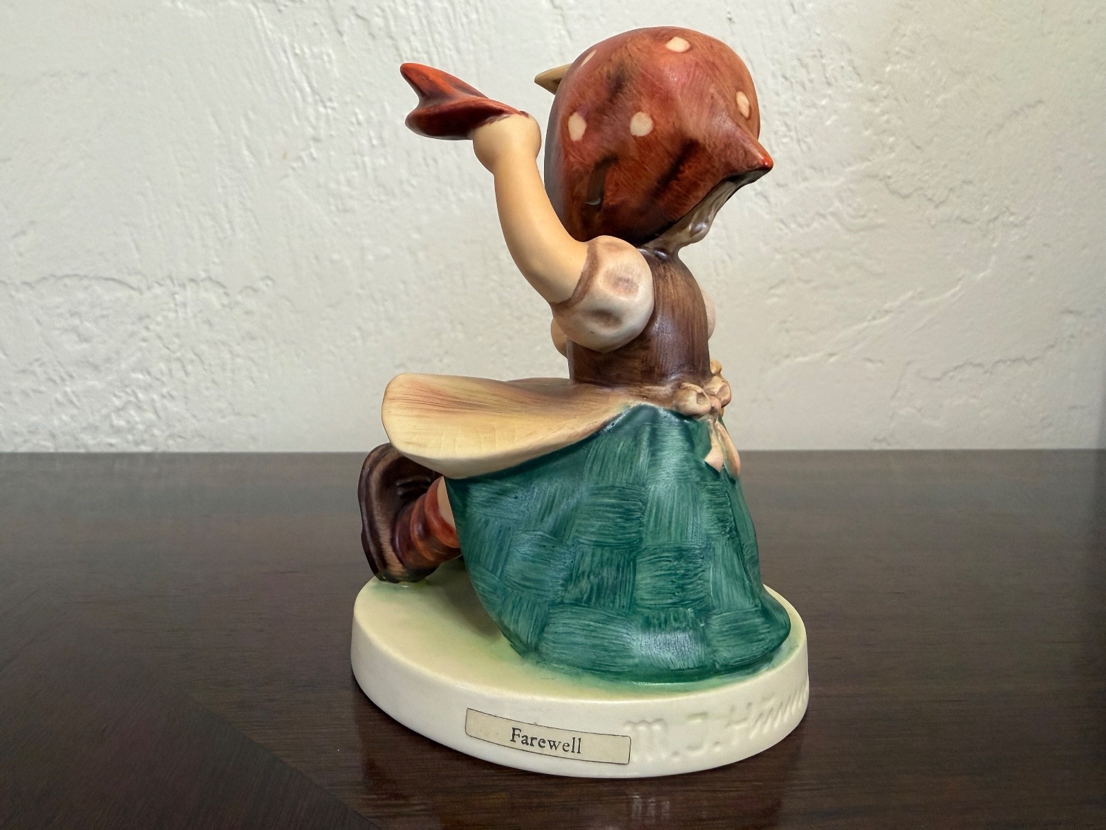 Vintage TMK-5 GOEBEL M. I. Hummel Figurine Farewell #65/I  Germany