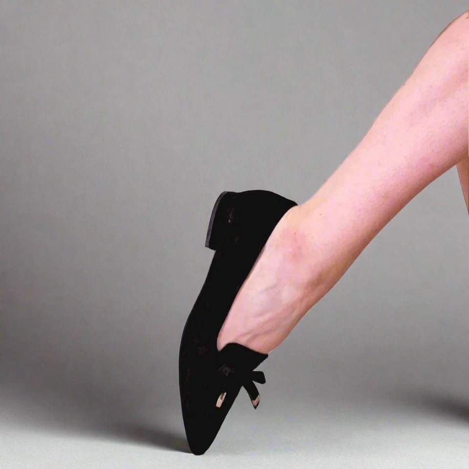 Pisos de gamuza negros Nanette Lepore - Talla: AU 6 Foto 4 de 4