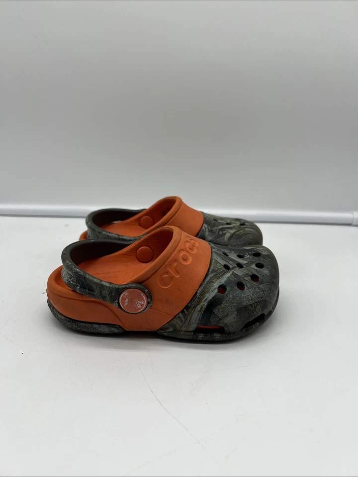Sandalias zueco Crocs Electro II Realtree MAX-5 verde camuflaje sin cordones niños talla C6 Foto 3 de 4