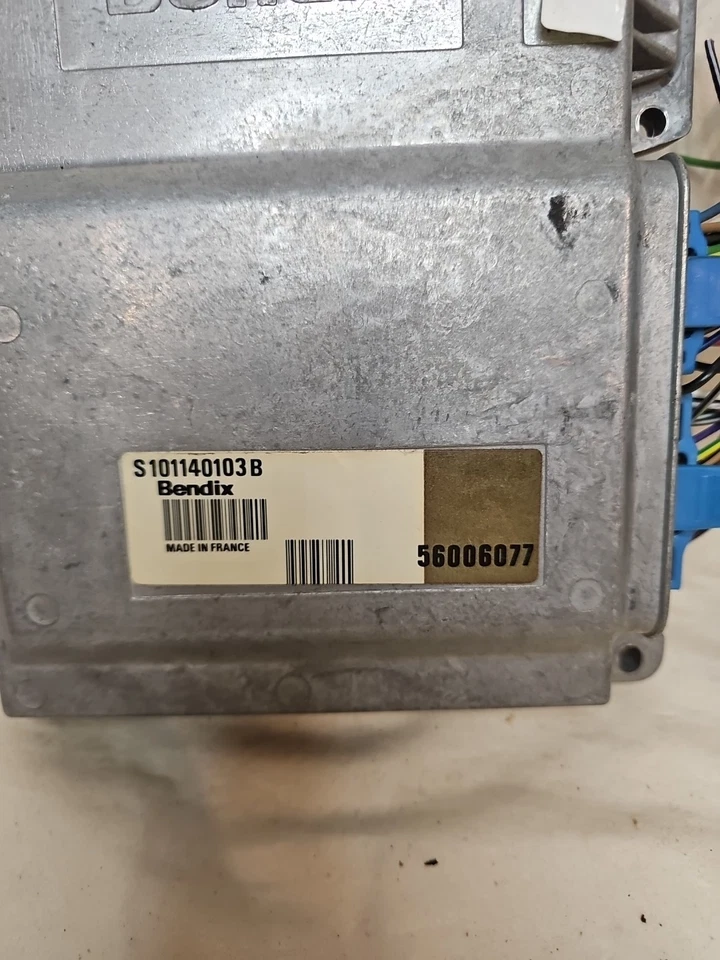 Jeep Cherokee Comanche 1987-1990 4,0 manual motor computador ECU ECM S101140103B Foto 2 de 4