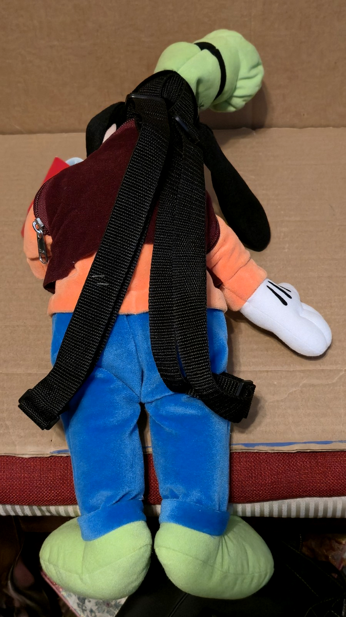 Vintage Disneyland Goofy Plush Hugging Wearable Backpack 80s Novelty Vintage Disney Goofy Huggable Wearable Plush Backpack  main image 3