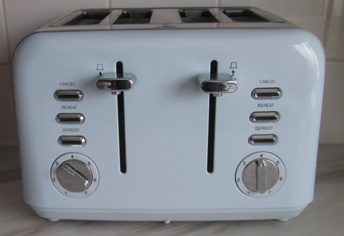 4-SLICE TOASTER