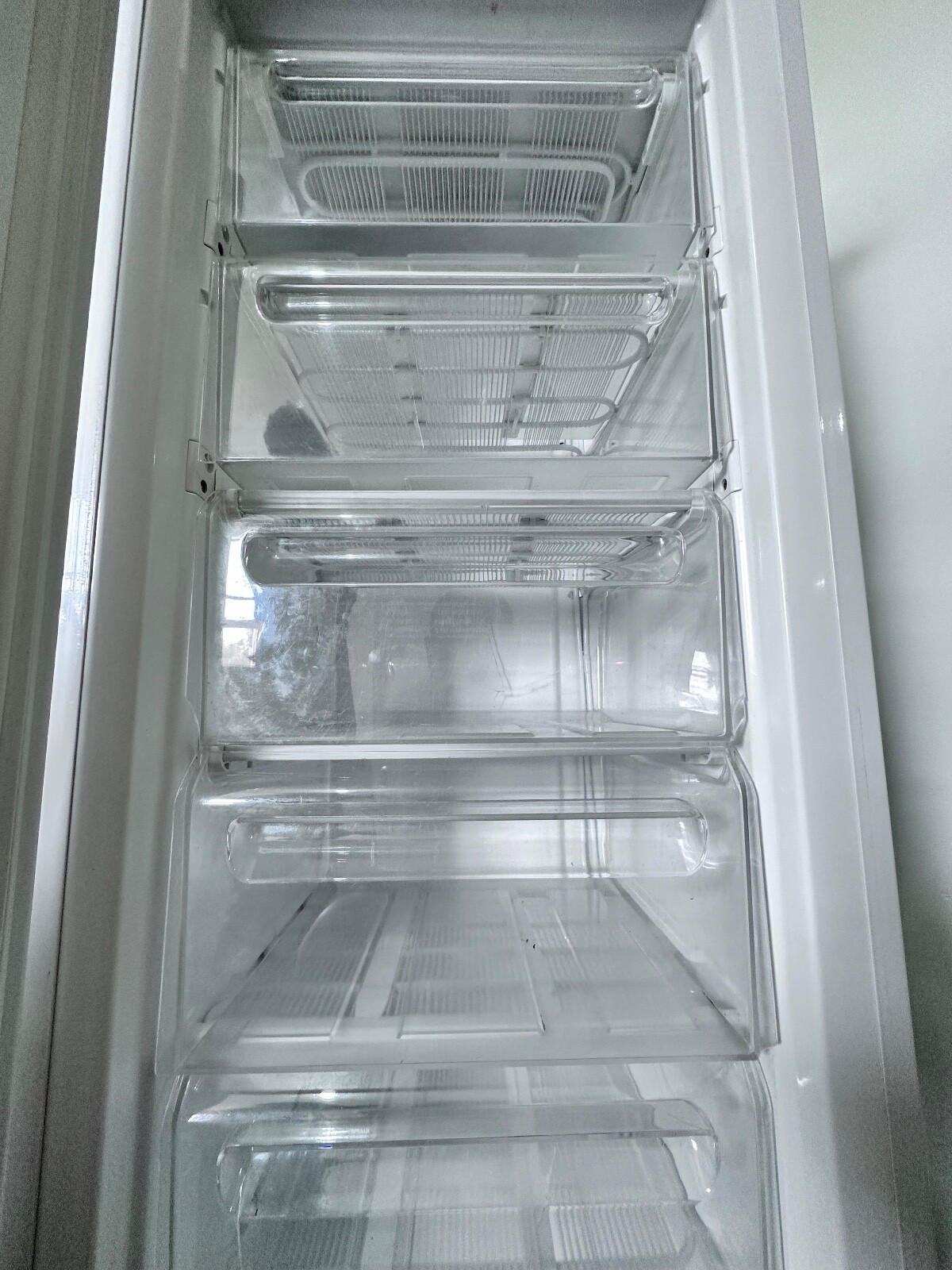 889rrp 181 Litre Westinghouse Upright 6 Drawer Freezer Perfect Working