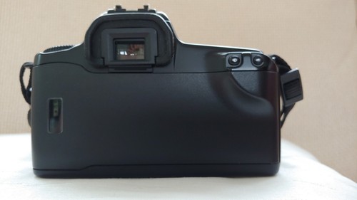 Canon EOS 1000F N 35mm Film Camera with 35-80mm ultrasonic lens - Picture 9 of 10