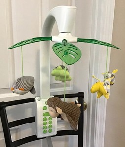 skip hop crib mobile