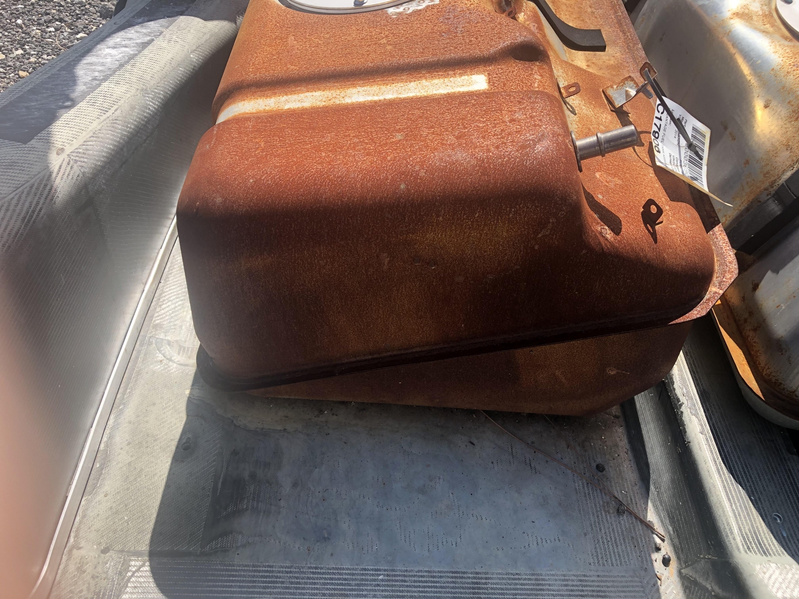 2014 ASTON MARTIN VANTAGE FUEL TANK *PARTS ONLY/FLOOD RECOVERY* DG339C133AD OEM