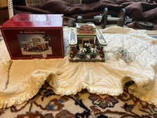 2008 St. Nicholas Square Betty’s Diner The Village Collection Christmas Village