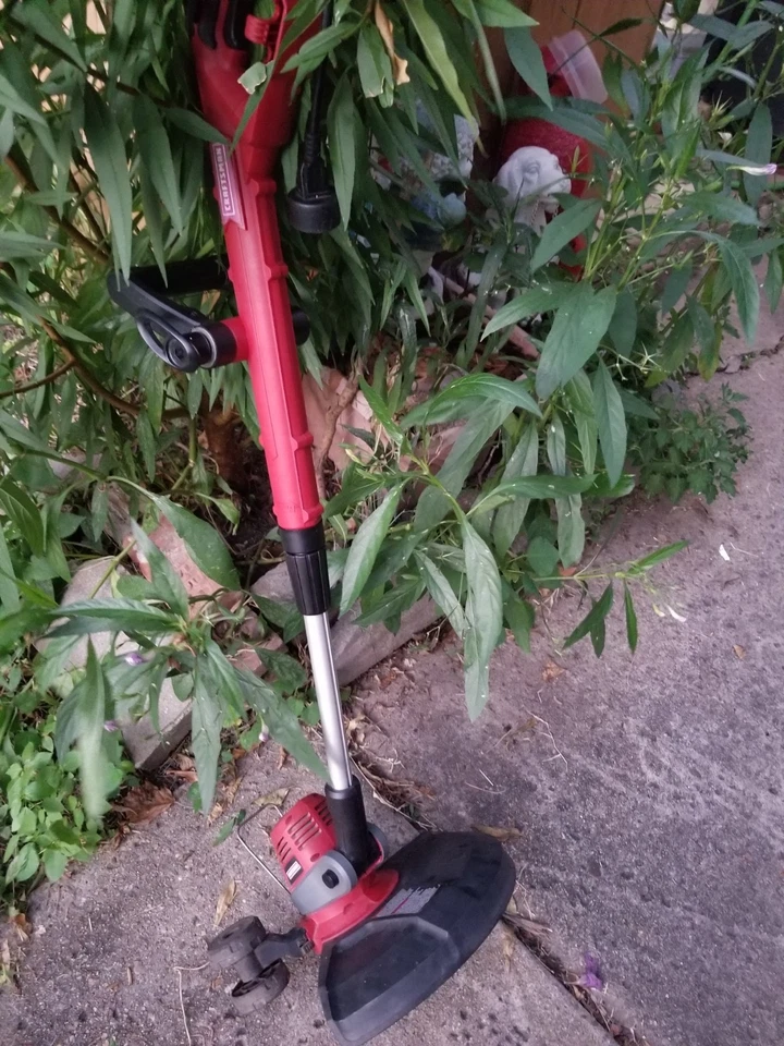 Craftsman 30383 110V Trimmer - Used, Trimmer Head Needs Replacement - Image 2 of 4