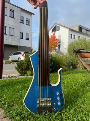 FingyBass 6 String Fretless Headless Bass 24'' Devi