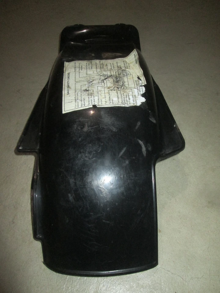 VINTAGE KAWASAKI KZ1000 / KZ1100 REAR FENDER FRONT SECTION 35022-1071 - Image 2 of 4