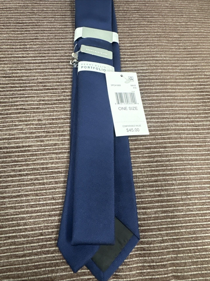 Corbata Perry Ellis azul marino talla única con clip de corbata precio de venta sugerido por el fabricante 45 USD Foto 3 de 4