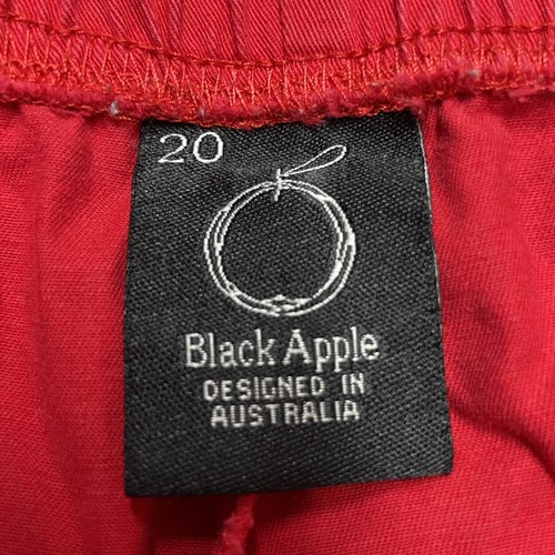 Black Apple Womens Shorts Size 20 Red Slash Pockets Elastic Waist - Picture 10 of 14