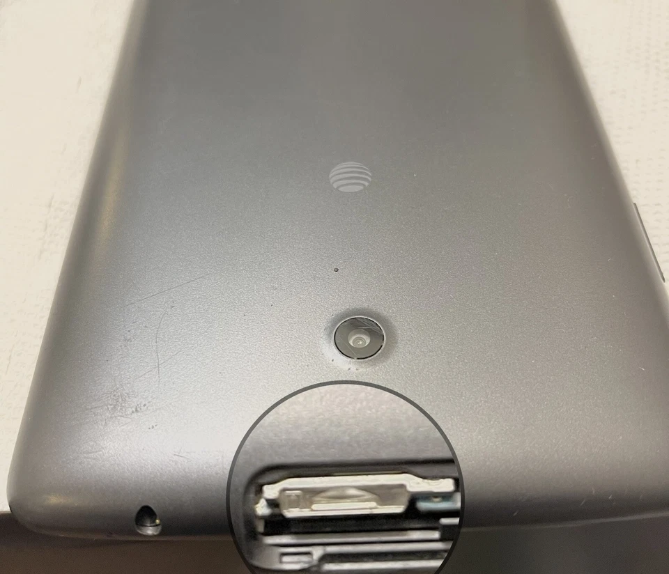 Tablet Verizon LG G Pad 7.0 LG-ZNFV410 Foto 4 de 4