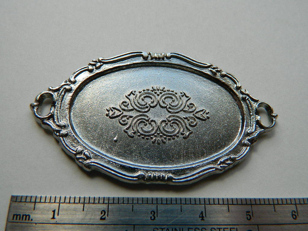(KP2.14) 1/12th scale DOLLS HOUSE METAL SILVER COLOURED TRAY/SERVER