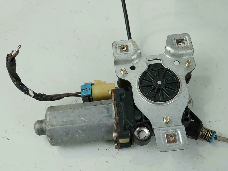 2000 - 2005 Chevrolet Impala Power Electric Window Regulator Front Left Oem - Image 3 of 4