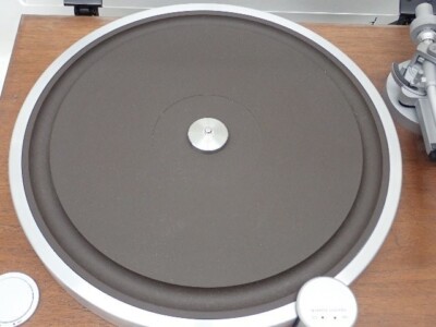 YAMAHA GT-2000L Turntable Direct Drive Record Player GT YAMAHA GT-2000L Turntable Direct Drive Record Player GT