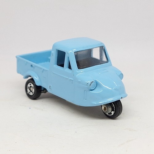 TOMICA DAIHATSU MIDGET TRUCK 1/50 TOMY DIECAST CAR blue ( Used ) - Picture 3 of 8