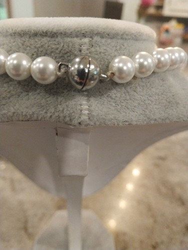 WHITE SHELL PEARL NECKLACE W/Pink Enamel Pendant, 20"/Silvertone - Picture 5 of 9
