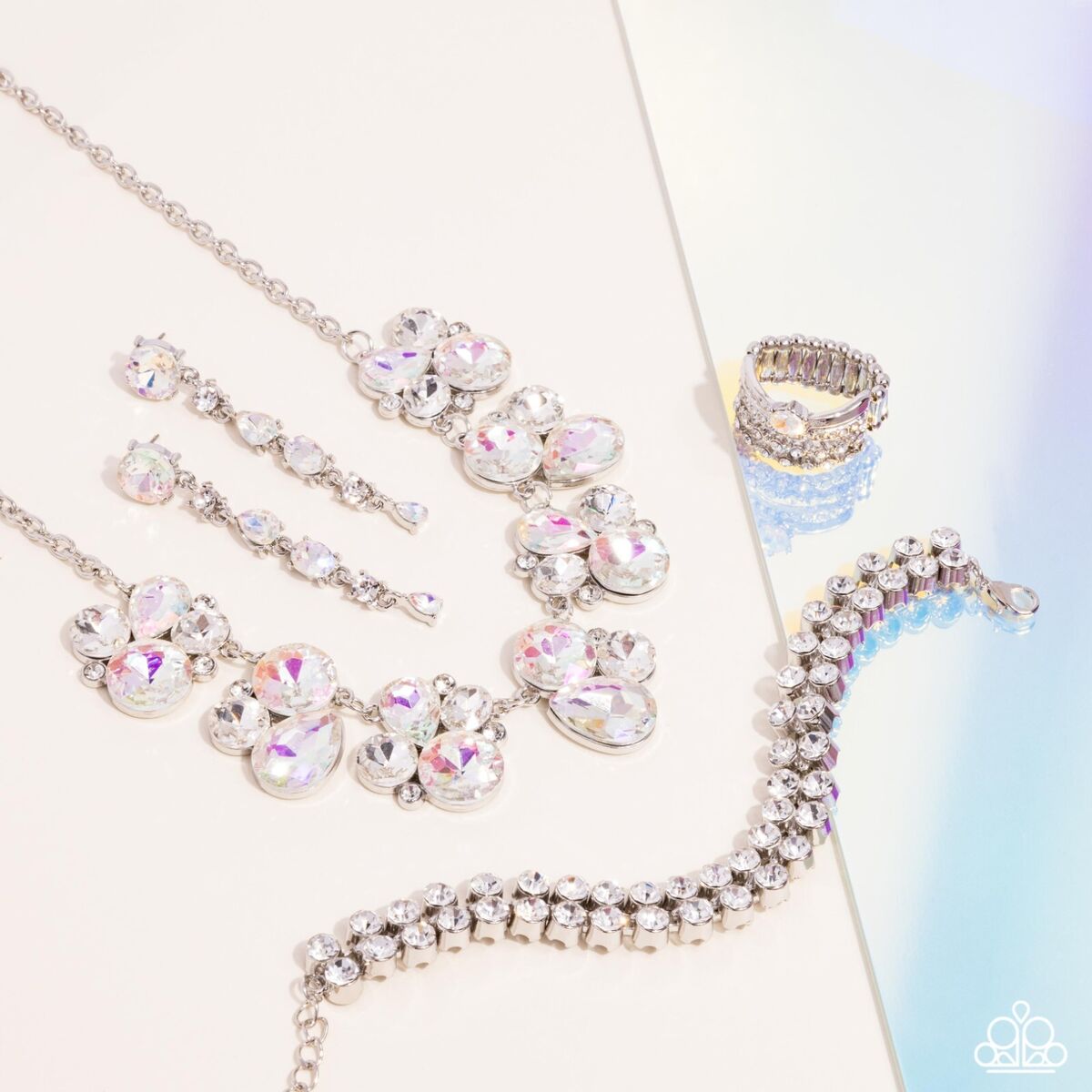 Paparazzi Jewelry - Fiercely 5th Avenue - Fashion-Fix-Set Paparazzi Jewelry - Fiercely 5th Avenue - Fashion-Fix-Set